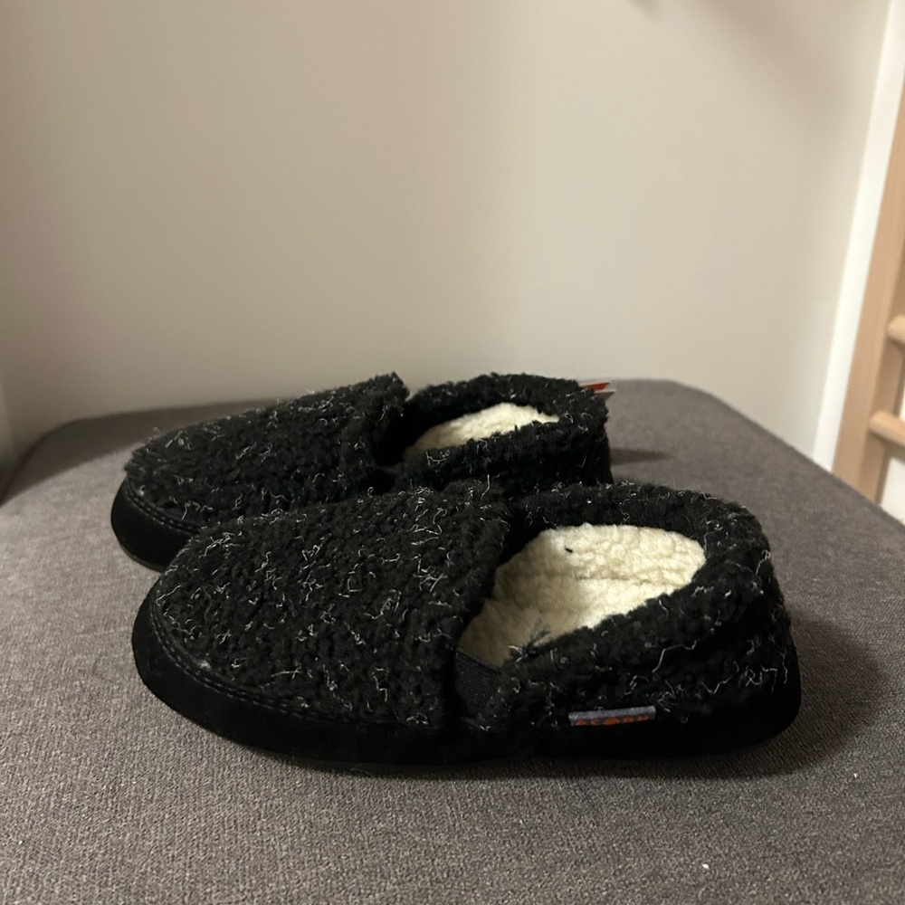 Kids Acorn Black Slippers